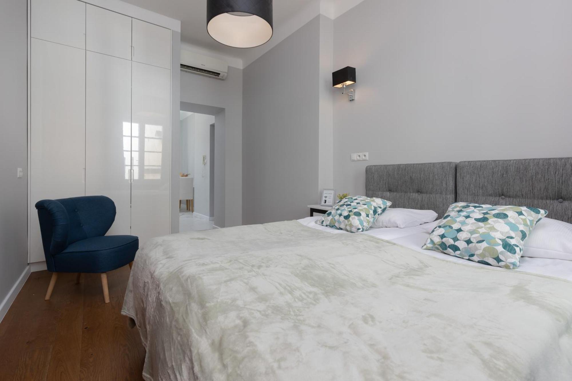 City Center Aparthotel Chmielna By Noclegi Renters Warschau Exterior foto